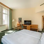 Western Moran 4* Praga