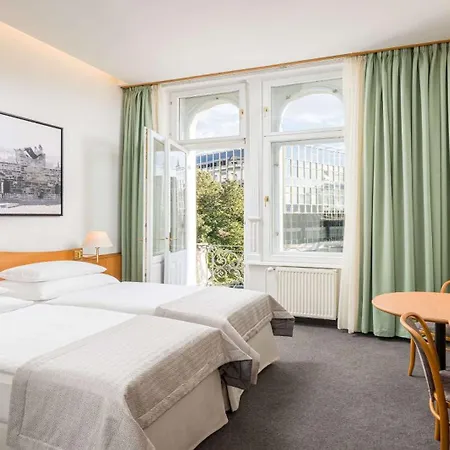 Western Moran Отель 4*