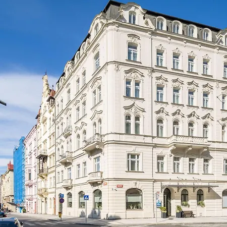 Western Moran Отель 4*