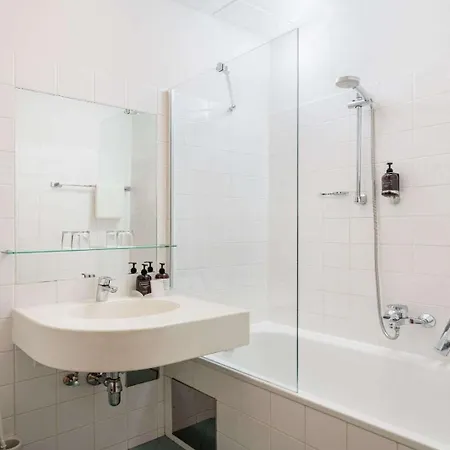 Western Moran Отель 4*