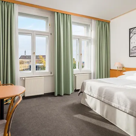 Western Moran 4* Prague