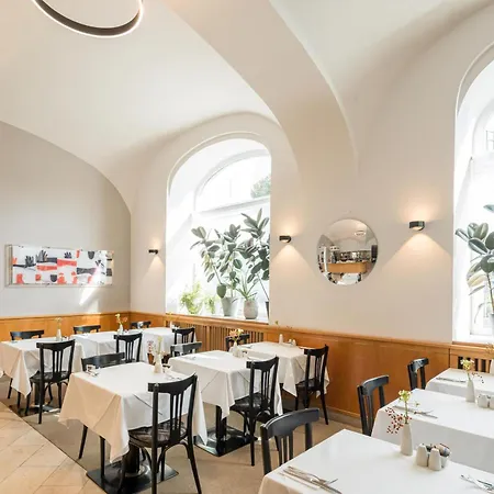 Western Moran 4* Praga