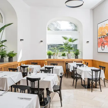 Western Moran 4* Praga