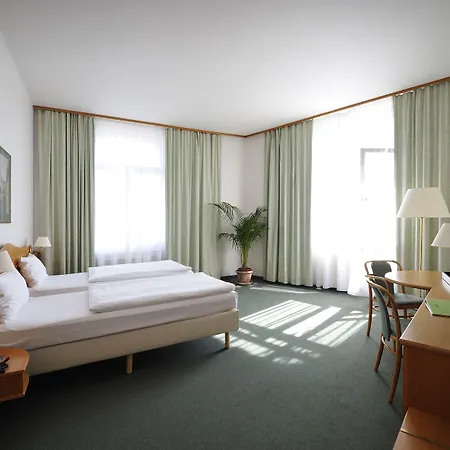 Western Moran 4* Praga